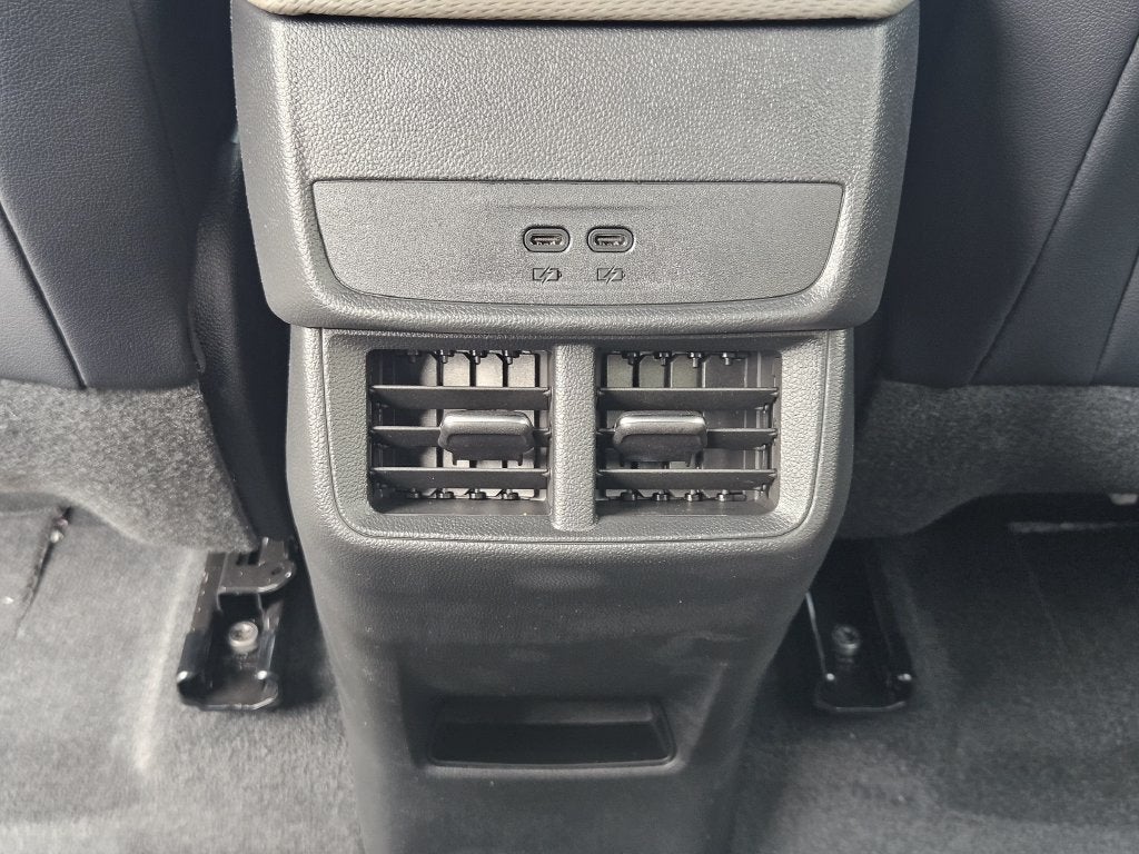 2027 Chevrolet Equinox LT - Photo 22