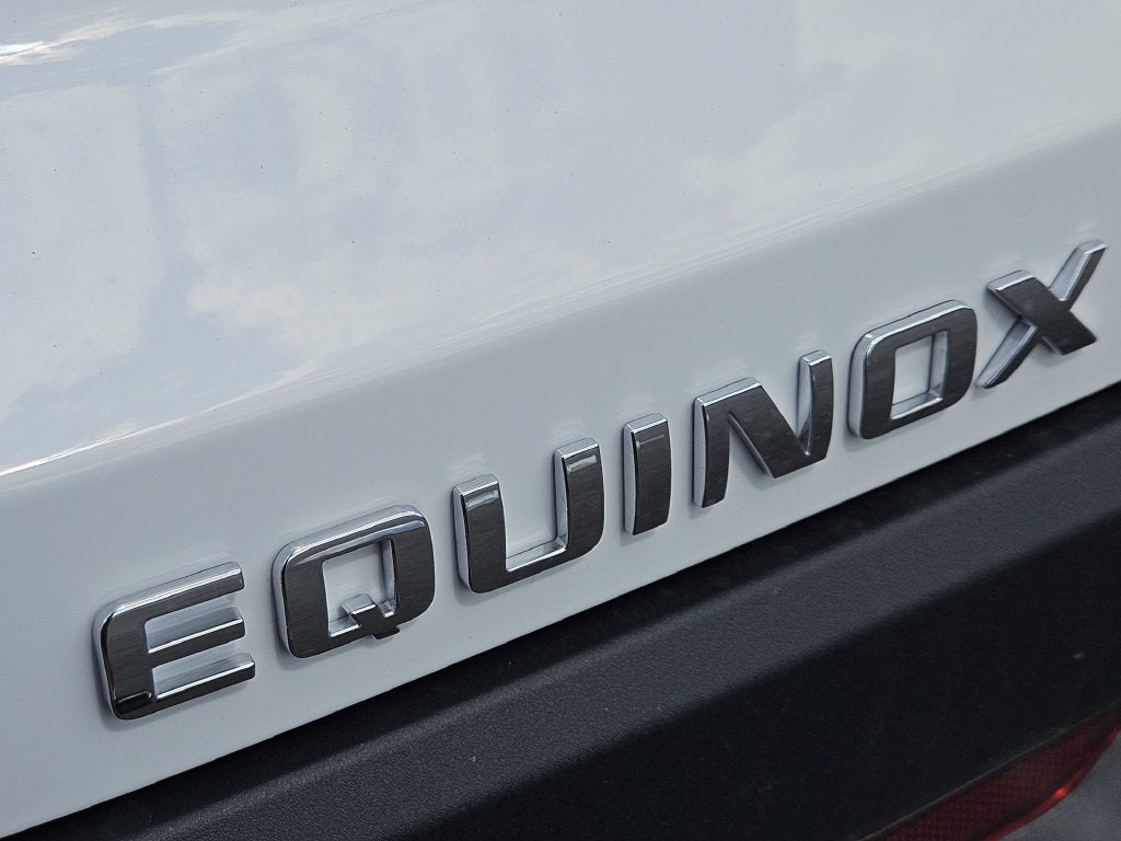 2027 Chevrolet Equinox LT - Photo 8