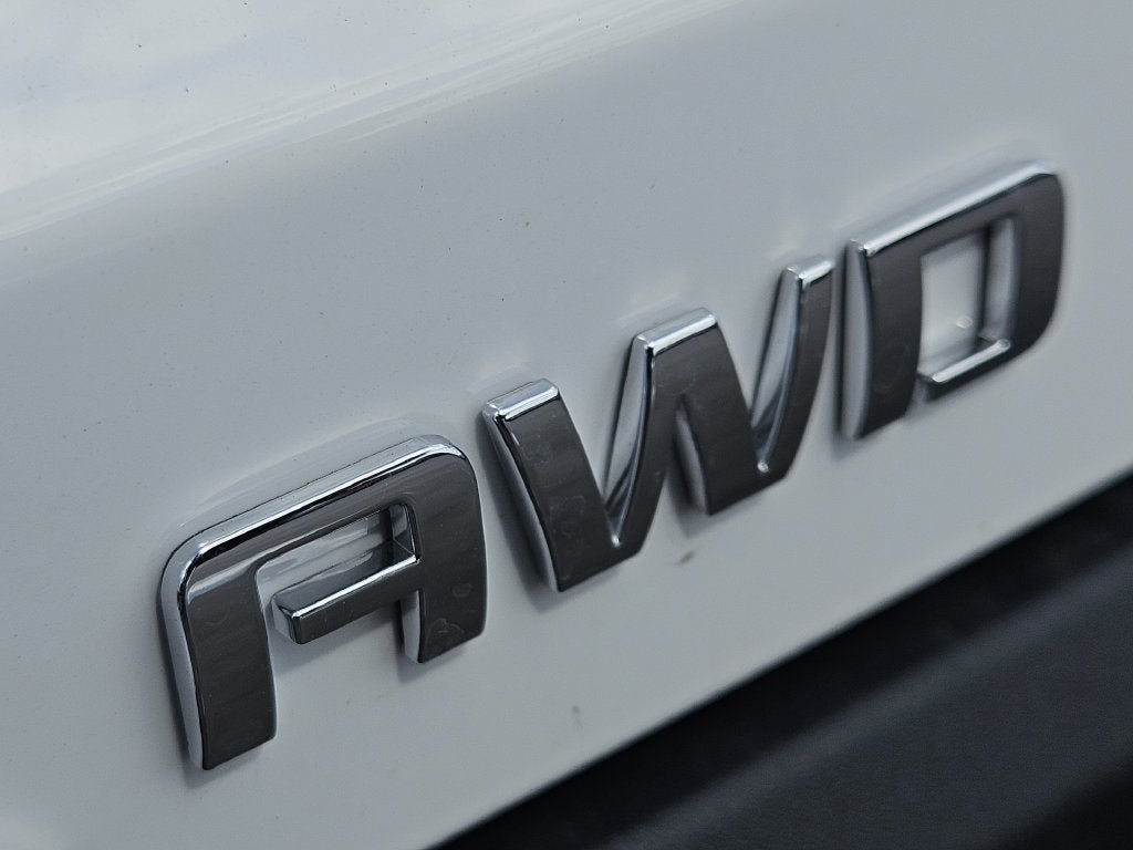 2027 Chevrolet Equinox LT - Photo 9
