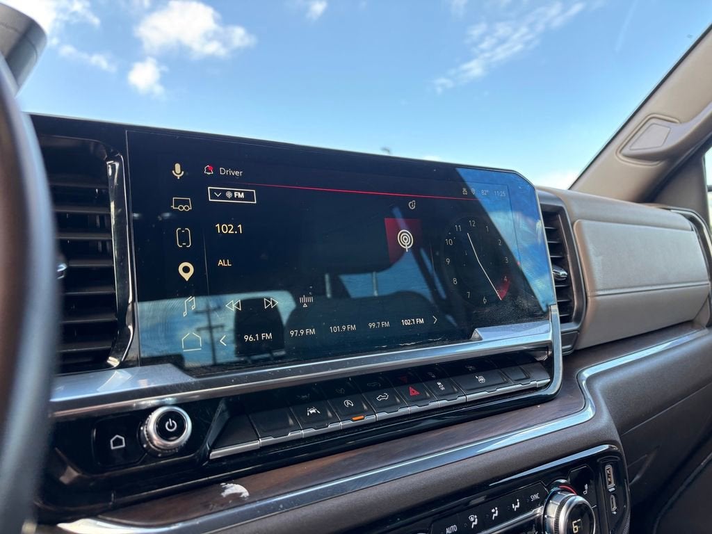 2025 GMC Sierra 1500 SLT