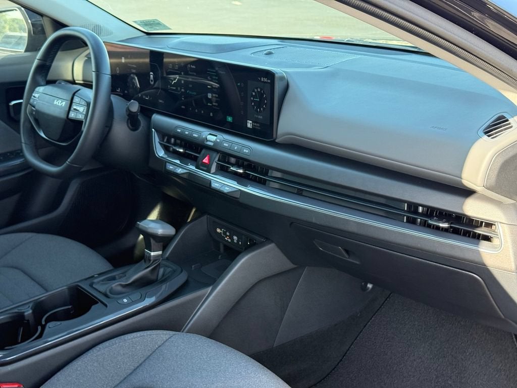 2025 Kia K4 EX - Photo 26
