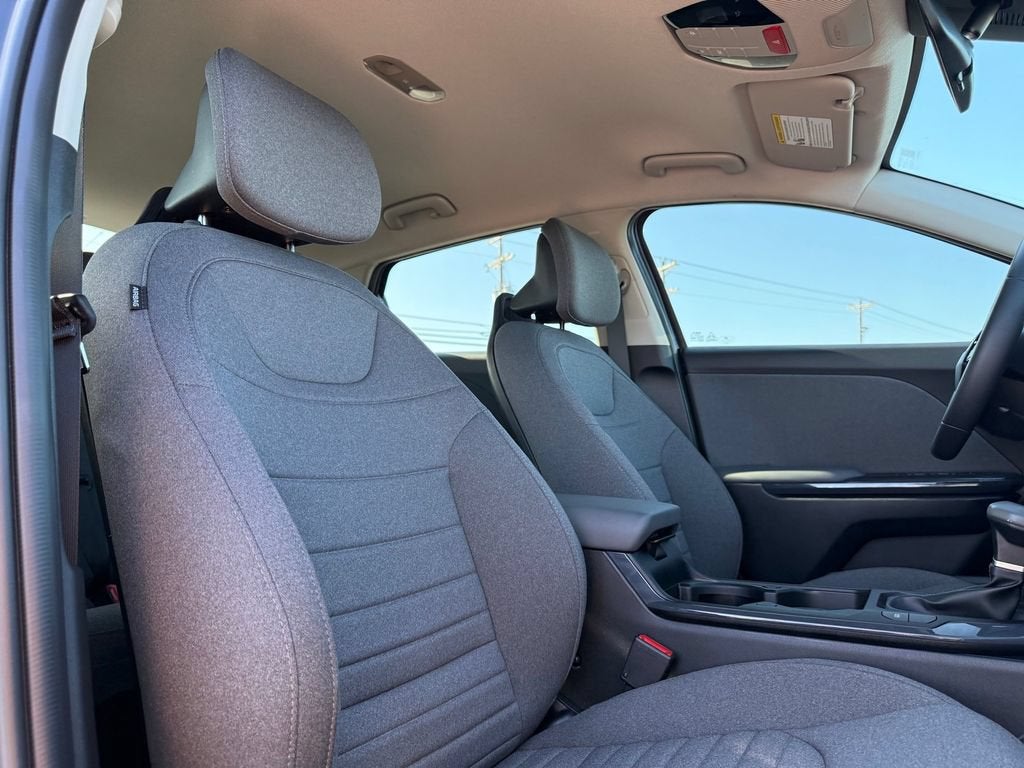 2025 Kia K4 EX - Photo 28