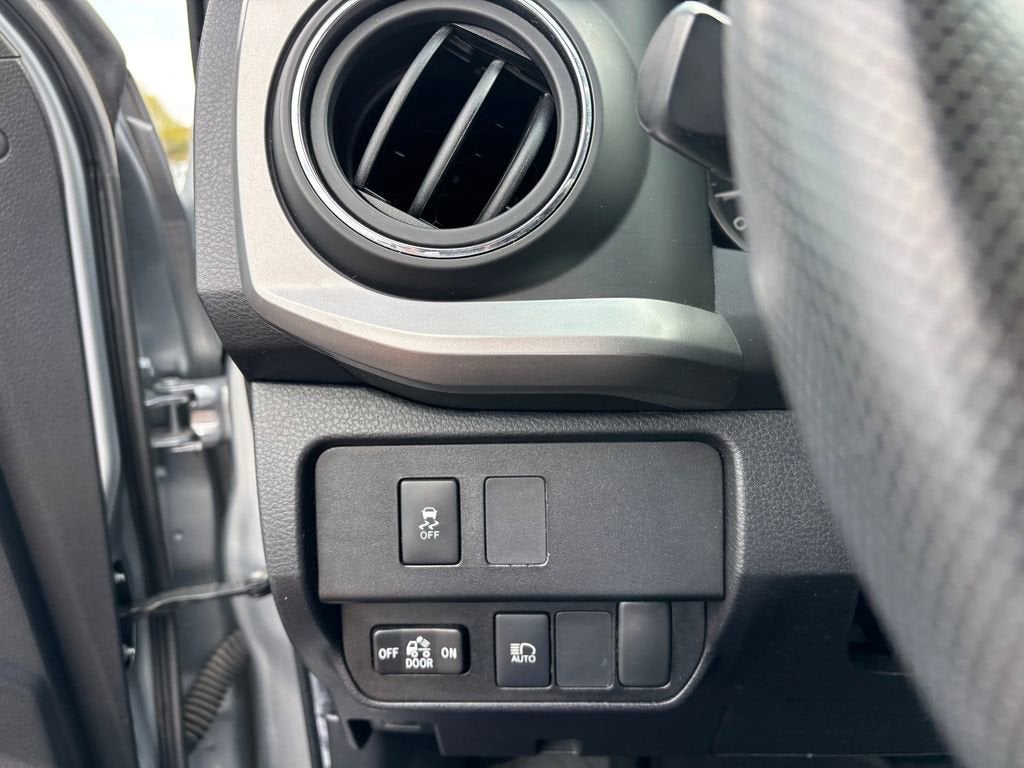 2022 Toyota Tacoma 2WD SR5