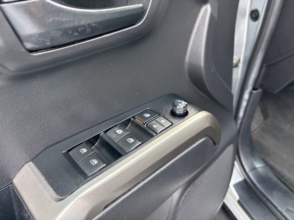 2022 Toyota Tacoma 2WD SR5