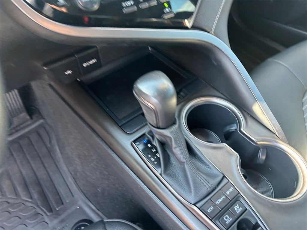 2023 Toyota Camry Hybrid SE