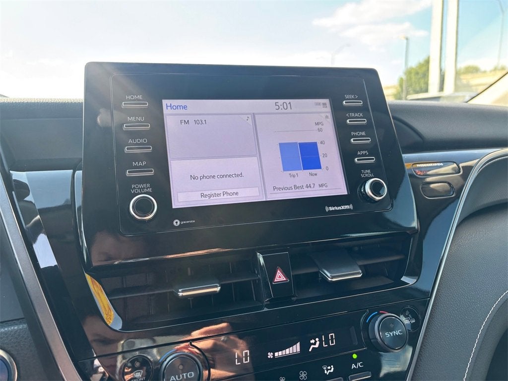 2023 Toyota Camry Hybrid SE