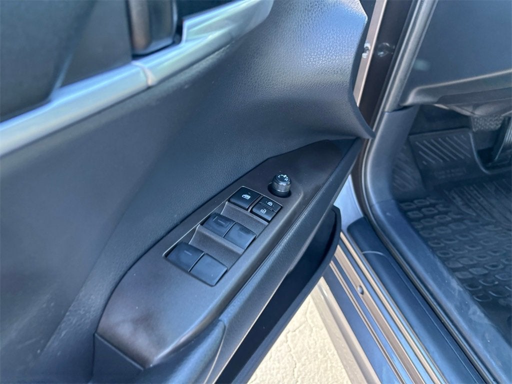 2023 Toyota Camry Hybrid SE