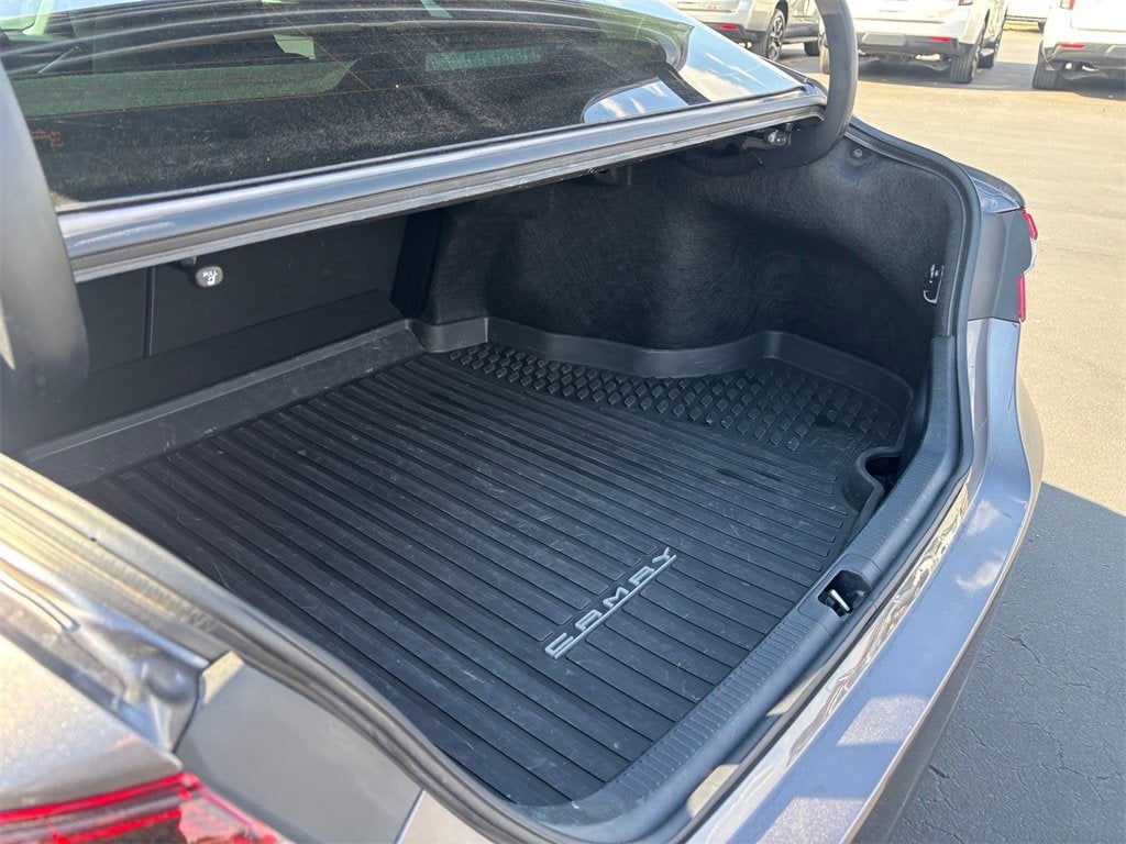 2023 Toyota Camry Hybrid SE