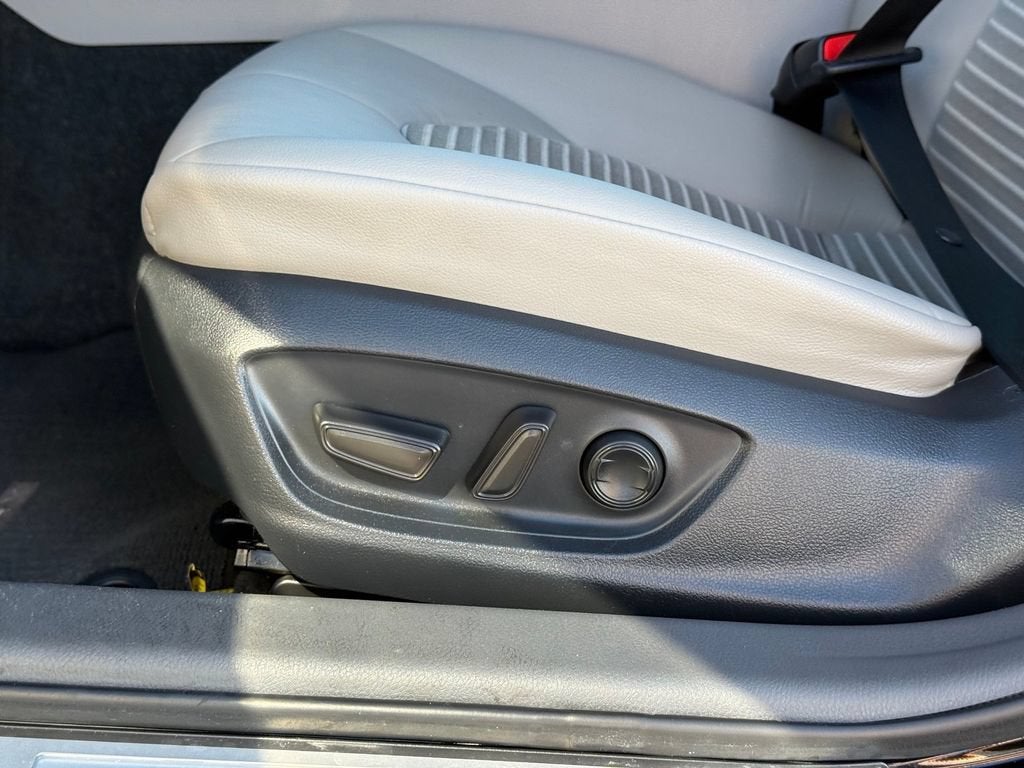 2024 Toyota Camry Hybrid SE