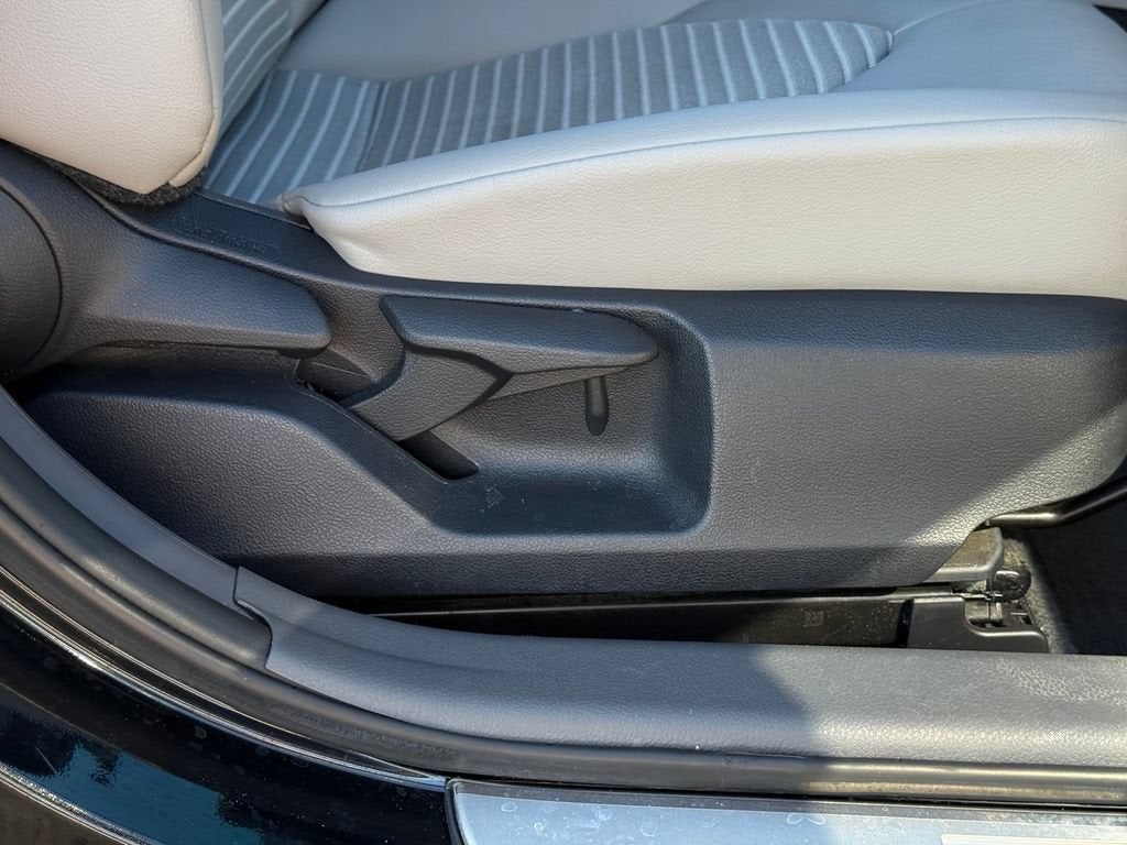 2024 Toyota Camry Hybrid SE