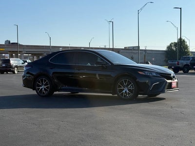 2024 Toyota Camry Hybrid SE