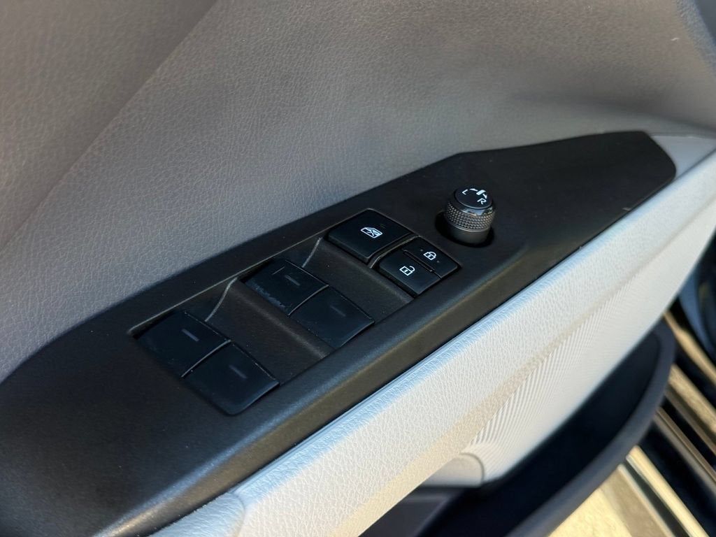2024 Toyota Camry Hybrid SE