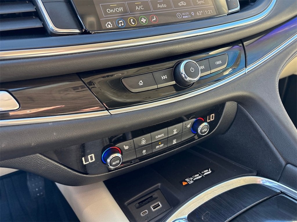 2023 Buick Enclave Essence