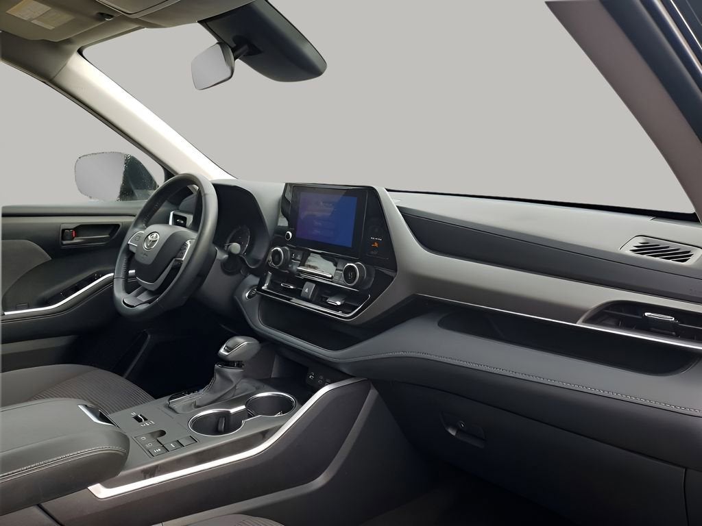 2025 Toyota Highlander LE