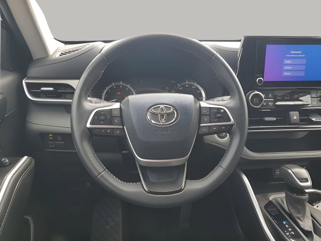 2025 Toyota Highlander LE