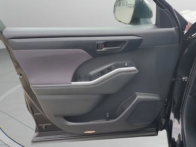 2025 Toyota Highlander LE
