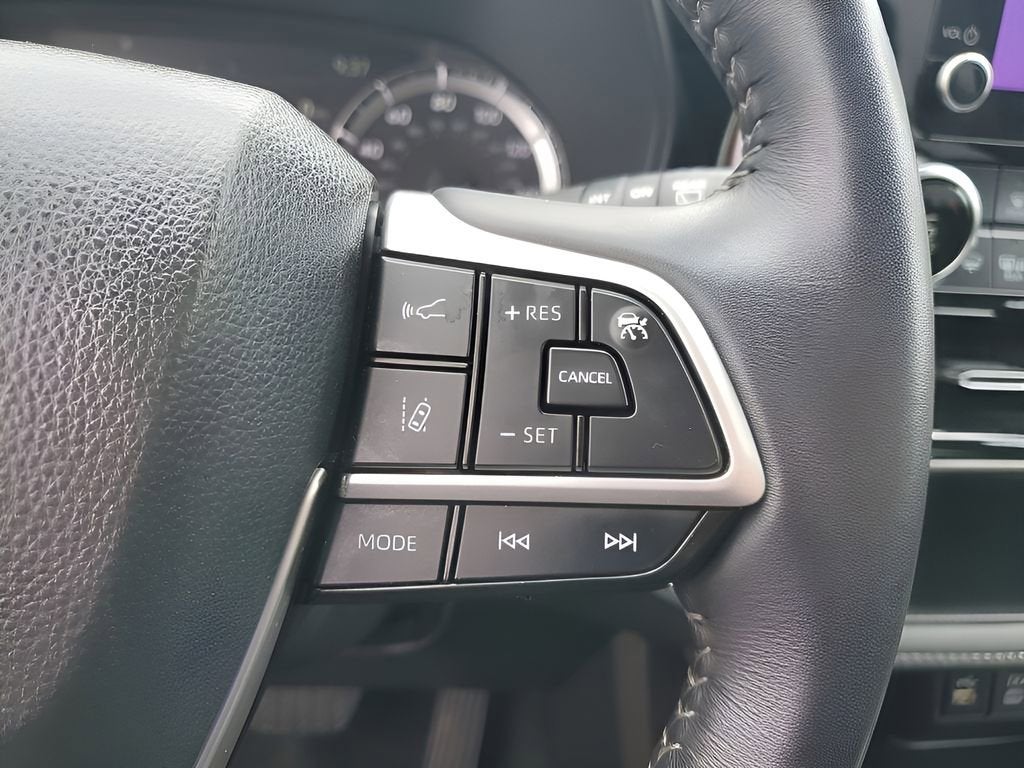 2025 Toyota Highlander LE