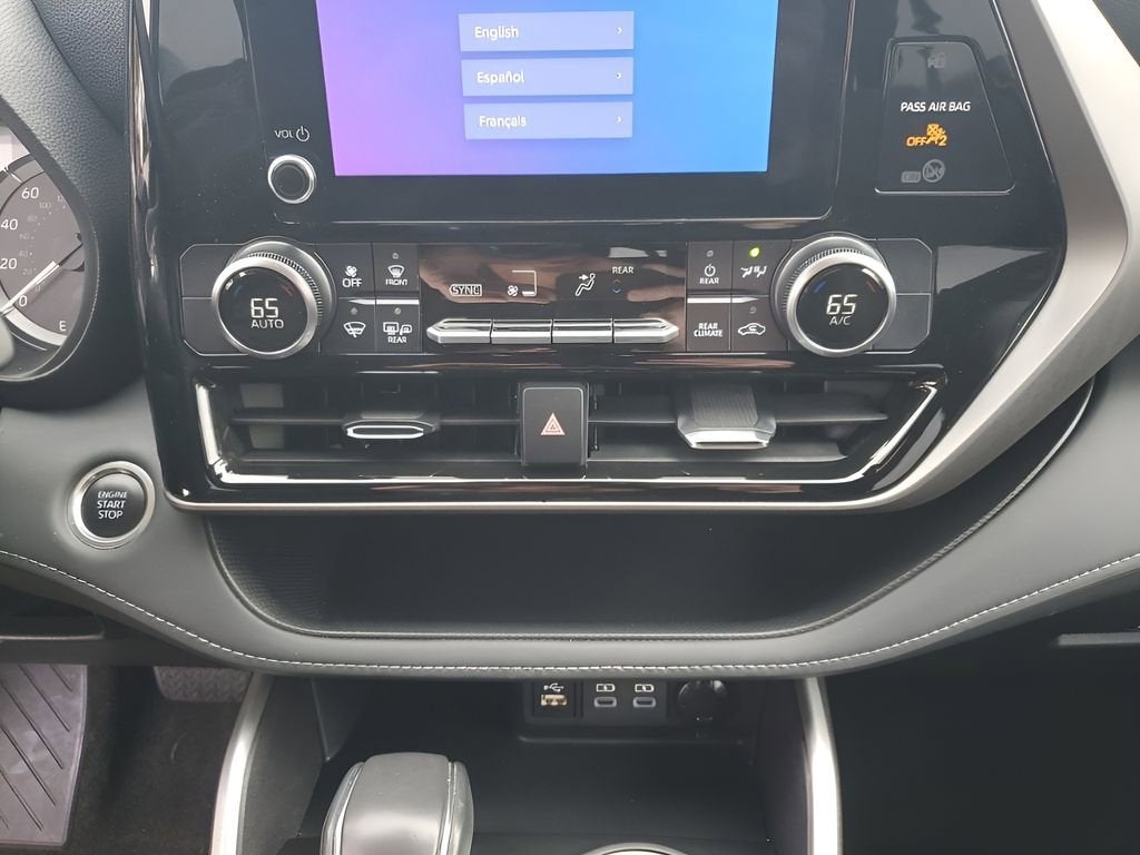 2025 Toyota Highlander LE