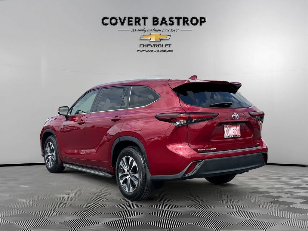 2024 Toyota Highlander LE