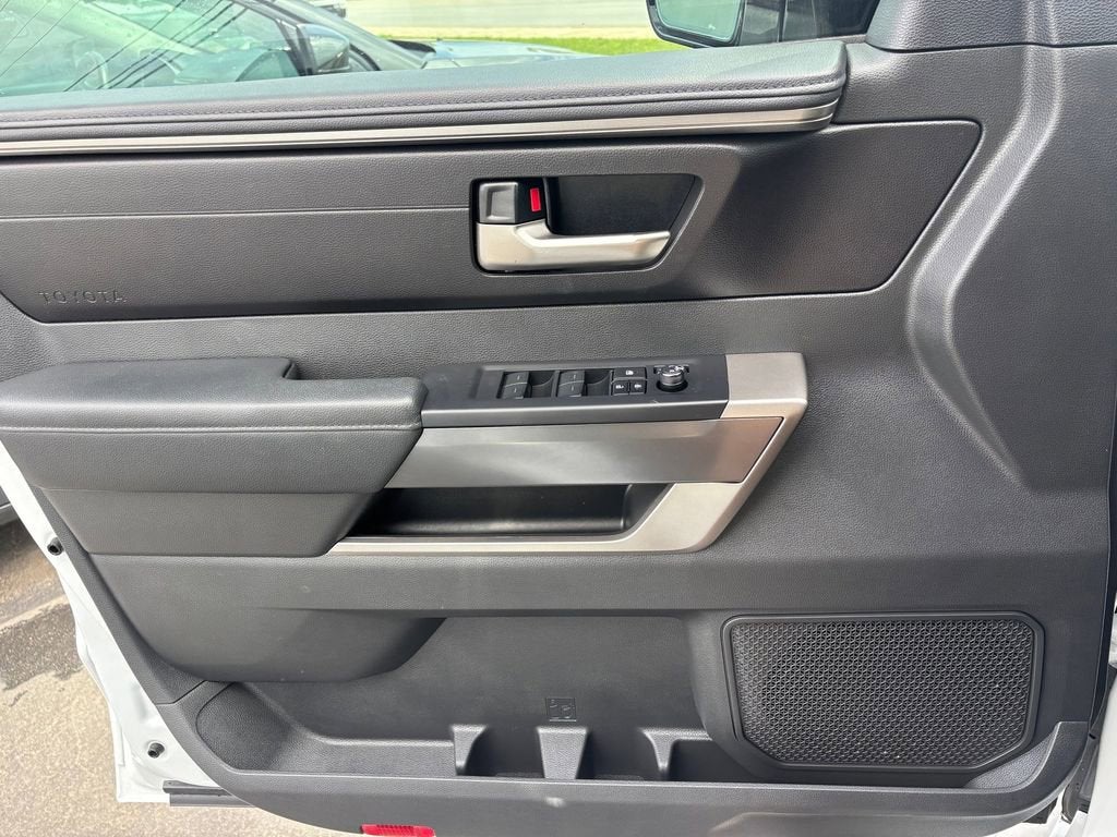 2025 Toyota Sequoia SR5