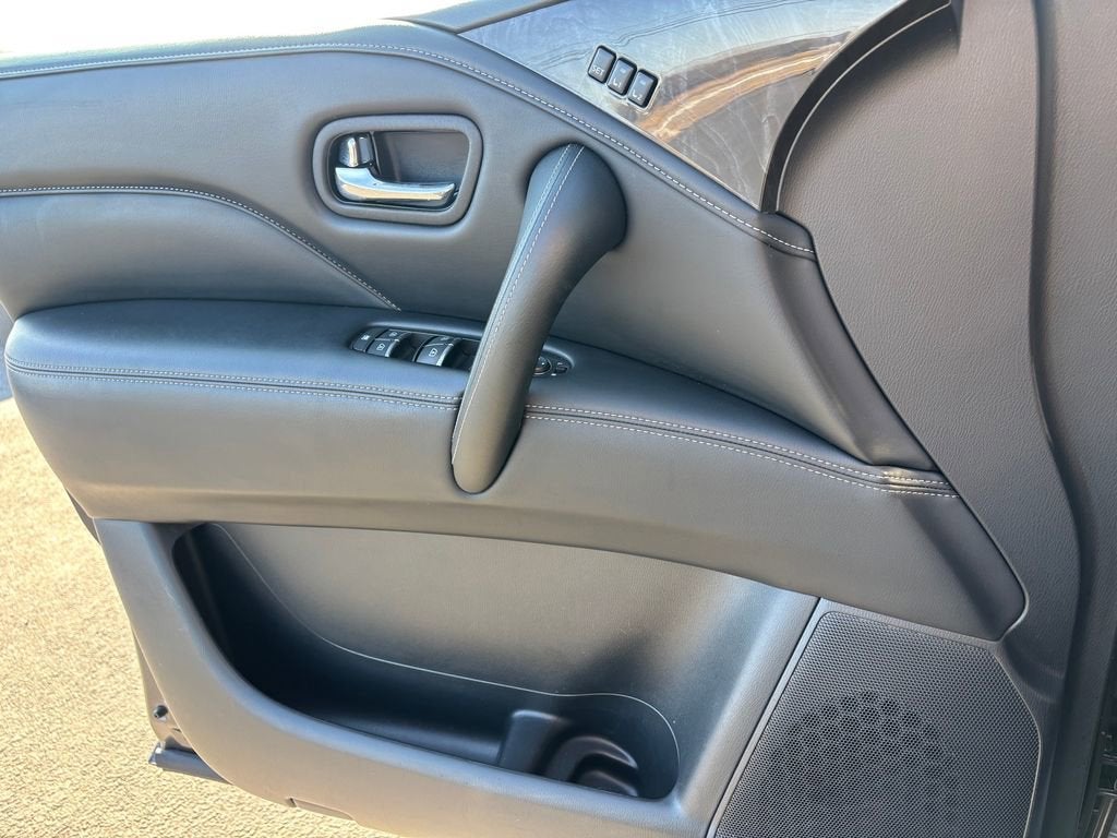 2024 INFINITI QX80 LUXE