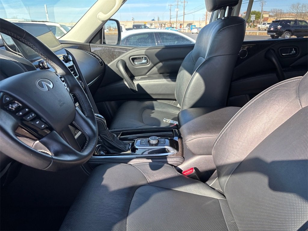 2024 INFINITI QX80 LUXE