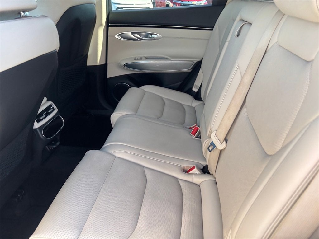 2023 Genesis GV70 2.5T