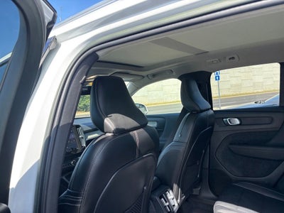 2023 Volvo XC40 Plus Bright Theme
