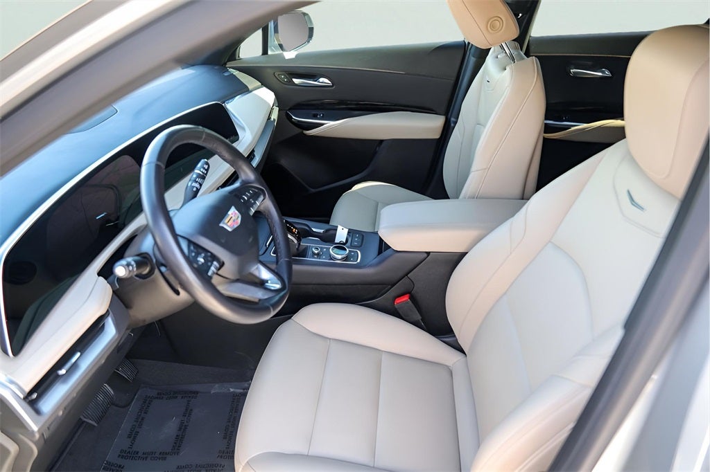2024 Cadillac XT4 Luxury