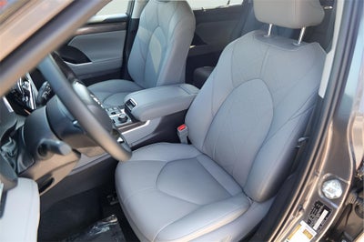 2025 Toyota Highlander Platinum