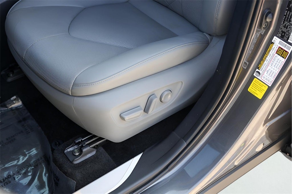 2025 Toyota Highlander Platinum