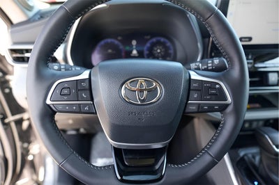 2025 Toyota Highlander Platinum