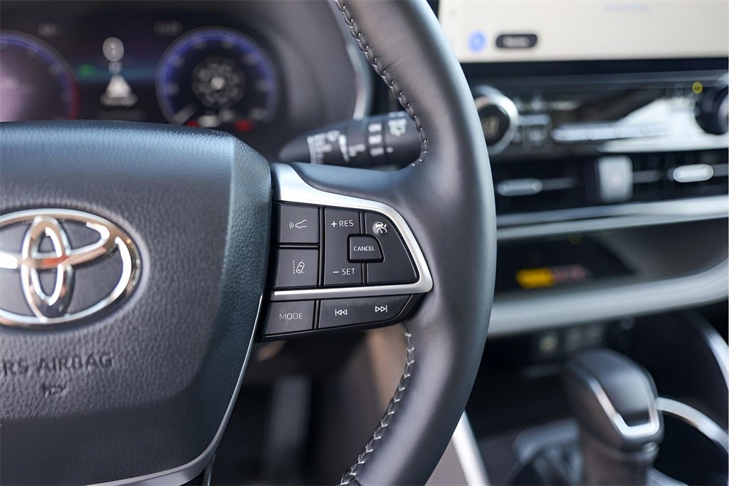 2025 Toyota Highlander Platinum