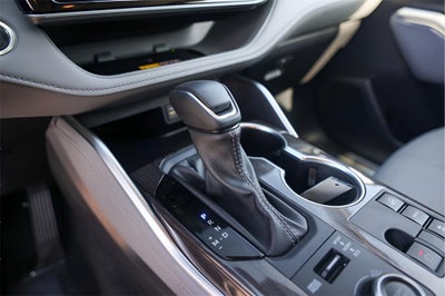 2025 Toyota Highlander Platinum