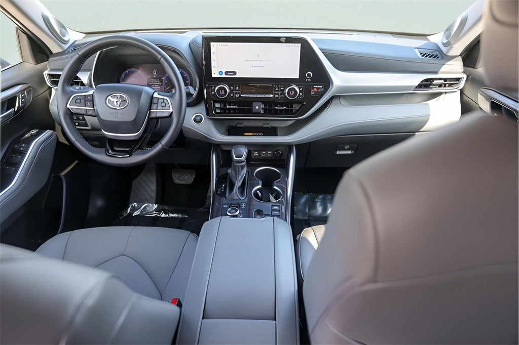 2025 Toyota Highlander Platinum