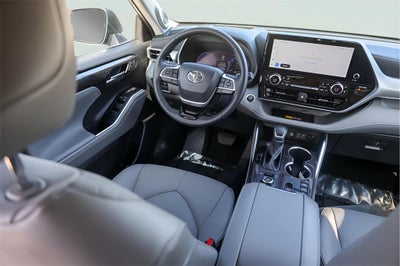 2025 Toyota Highlander Platinum