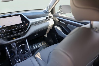 2025 Toyota Highlander Platinum