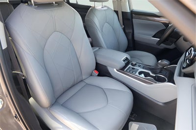 2025 Toyota Highlander Platinum