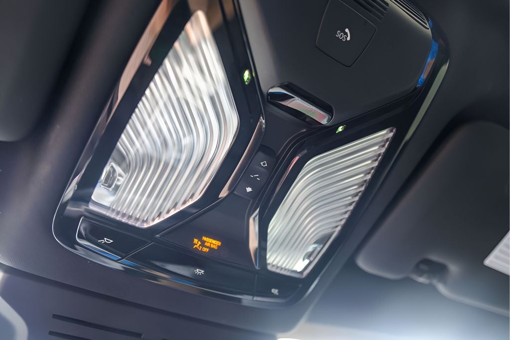 2025 BMW X5 M60i