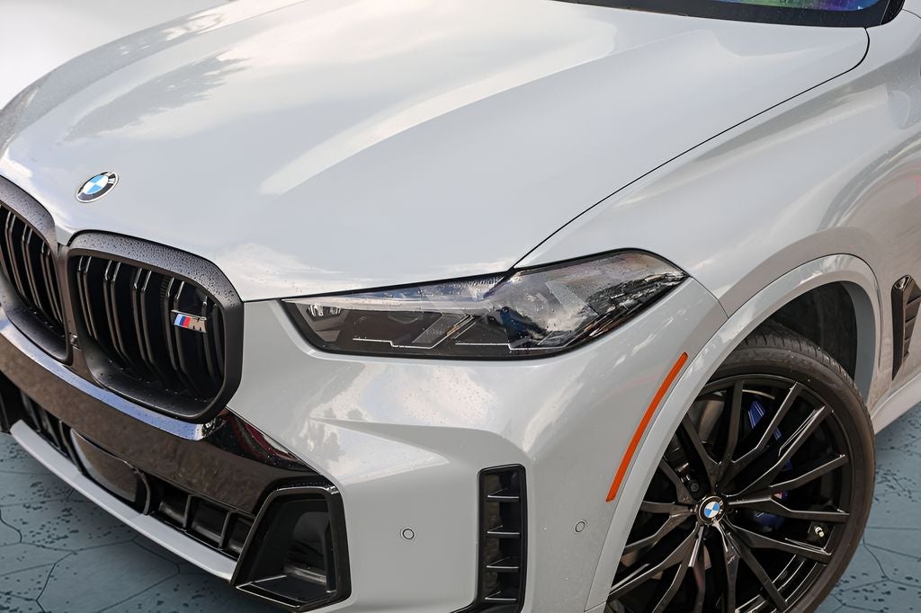 2025 BMW X5 M60i