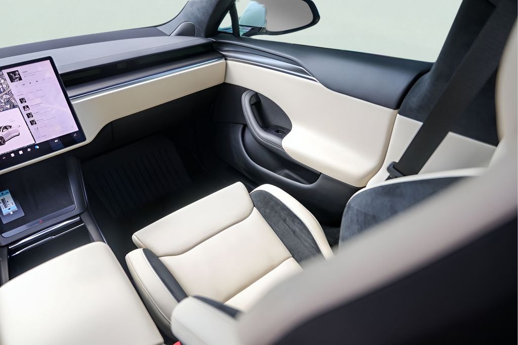 2025 Tesla Model S Plaid