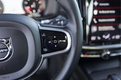 2022 Volvo S60 B5 R-Design