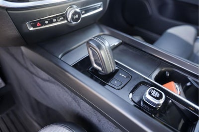 2022 Volvo S60 B5 R-Design