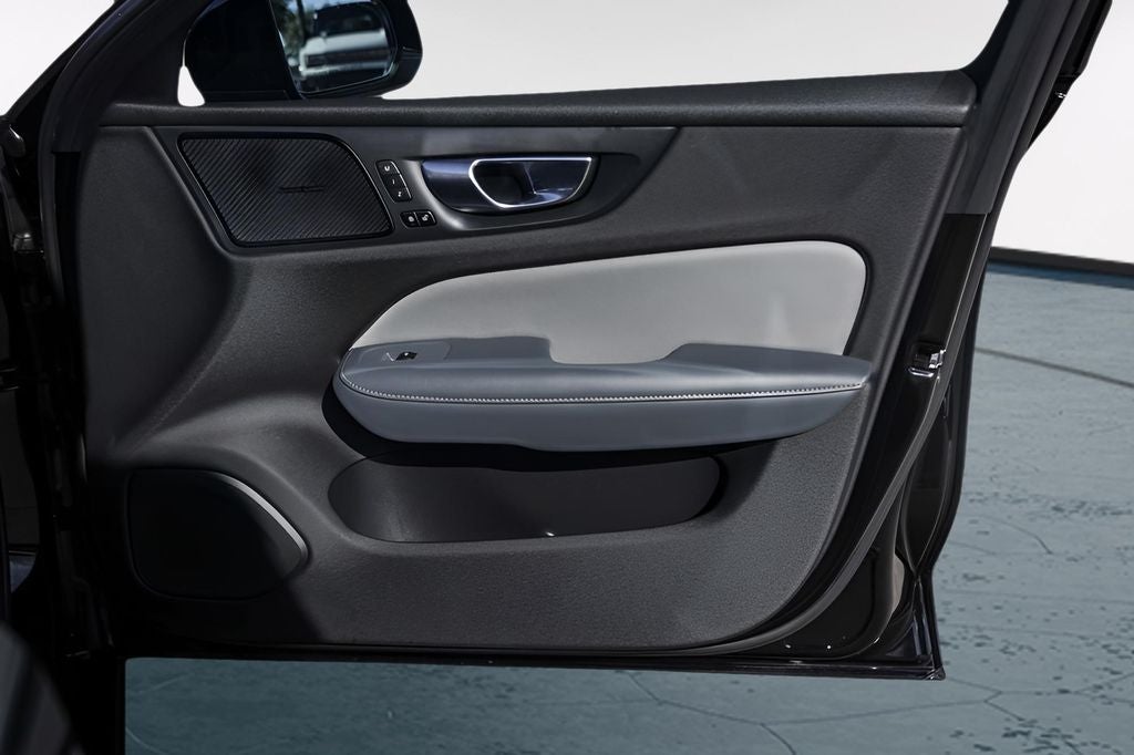 2022 Volvo S60 B5 R-Design