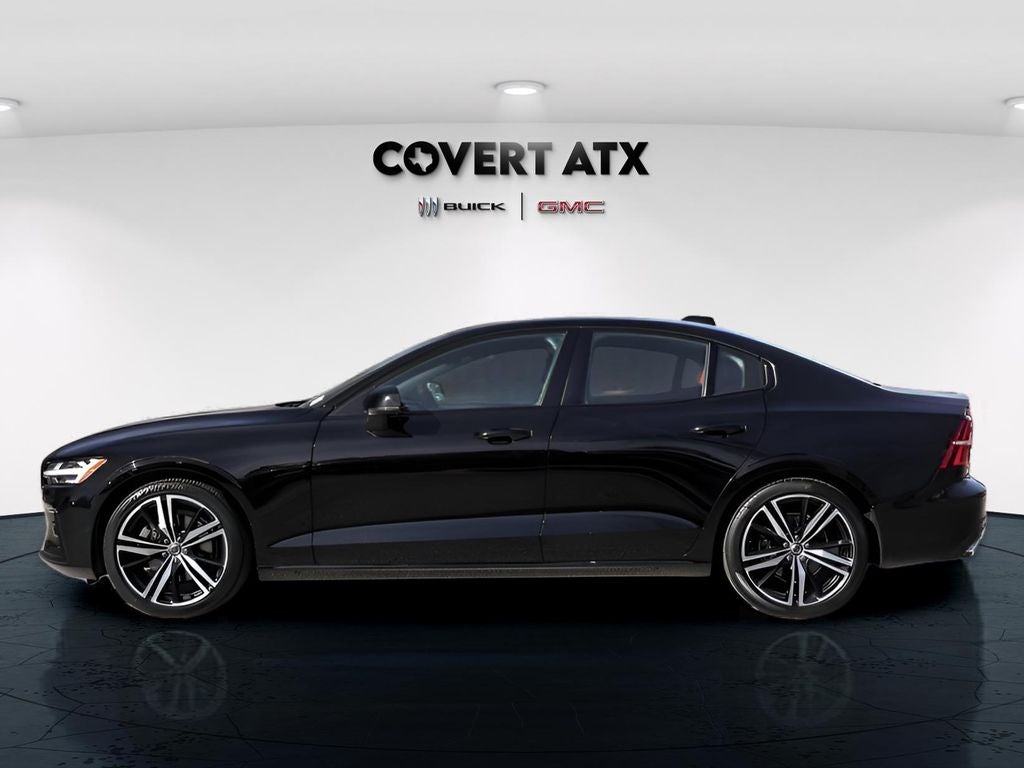 2022 Volvo S60 B5 R-Design