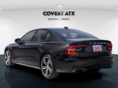 2022 Volvo S60 B5 R-Design