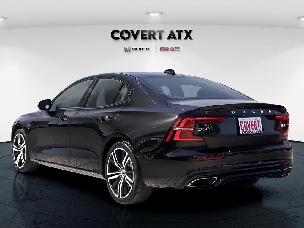 2022 Volvo S60 B5 R-Design