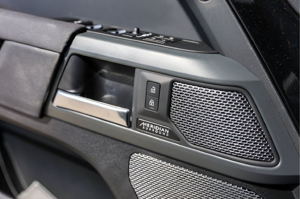 2023 Land Rover Defender 110 X-Dynamic SE