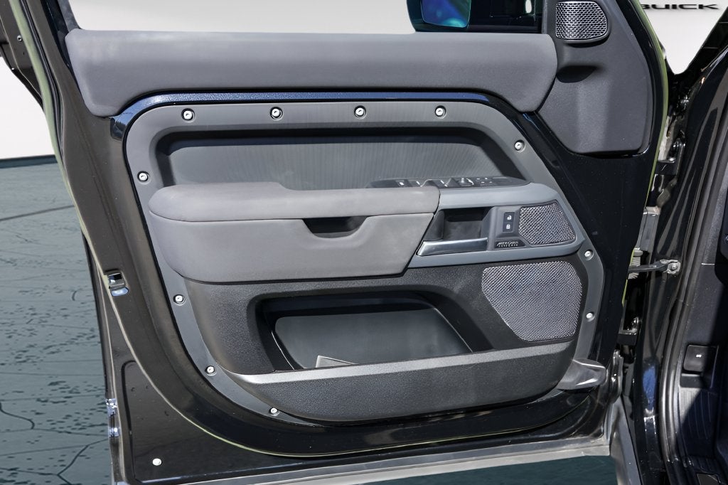 2023 Land Rover Defender 110 X-Dynamic SE