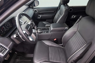 2024 Land Rover Discovery Metropolitan Edition